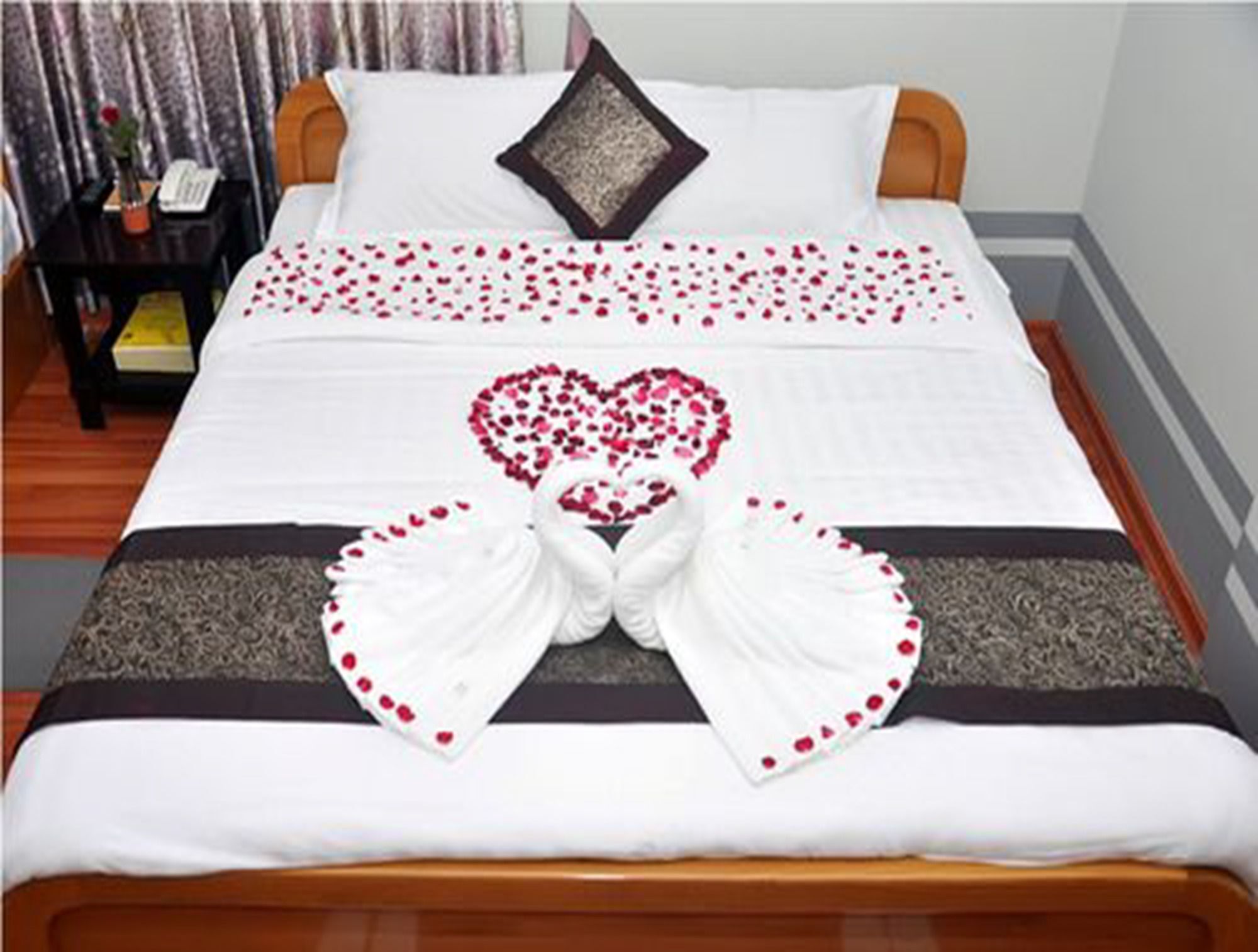 Royal Tulip Hotel Mandalay Bagian luar foto